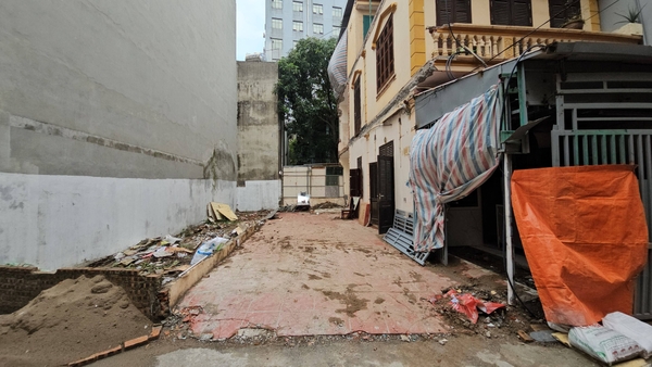 CẦN BÁN GẤP đất ngõ 95 Vũ Xuân Thiều, DT 60m2, MT 4m, ngõ thông, ô tô 7 chỗ vào nhà