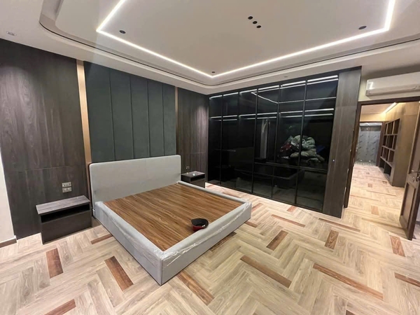 Bán nhà mặt ngõ Nguyễn Văn Cừ, 8 tầng, DT 100m2, MT 5m, có thang máy, ĐÃ BÁN