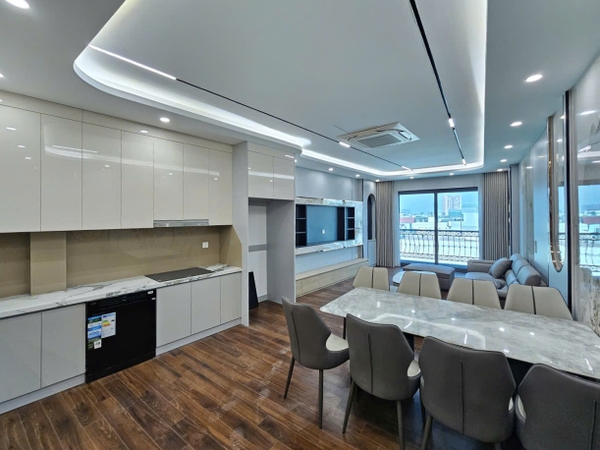 Bán nhà Ngõ 206 phố Cổ Linh, gần Aeon Mall, 7 tầng, DT 58m2, MT 4.5m, 4PN, 2026