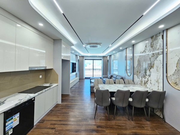 Bán nhà Ngõ 206 phố Cổ Linh, gần Aeon Mall, 7 tầng, DT 58m2, MT 4.5m, 4PN, 2026