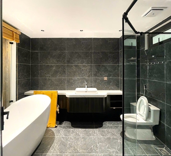 Bán nhà phân lô Cổ Linh, gần Aeon Mall, 7 tầng, DT 68m2, MT 5m, 4PN, full nội thất