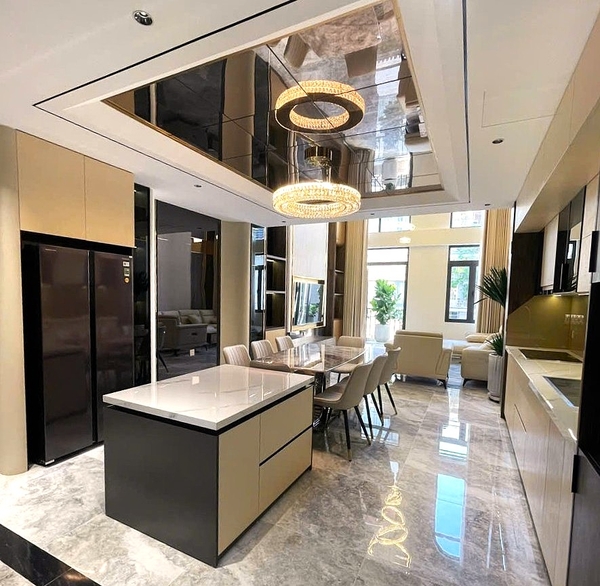 Bán nhà phân lô Cổ Linh, gần Aeon Mall, 7 tầng, DT 68m2, MT 5m, 4PN, full nội thất