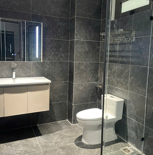 Bán nhà phân lô Cổ Linh, gần Aeon Mall, 7 tầng, DT 68m2, MT 5m, 4PN, full nội thất