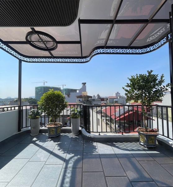 Bán nhà phân lô Cổ Linh, gần Aeon Mall, 7 tầng, DT 68m2, MT 5m, 4PN, full nội thất