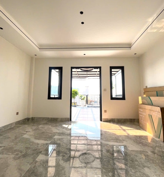 Bán nhà phân lô Cổ Linh, gần Aeon Mall, 7 tầng, DT 68m2, MT 5m, 4PN, full nội thất