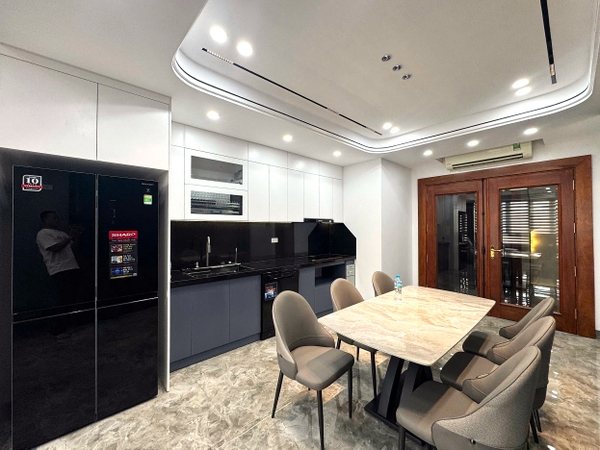 Bán nhà phân lô phố Thanh Am, Việt Hưng, 6 tầng, DT 50m2, MT 4m, 4PN, full nội thất, đường 10m