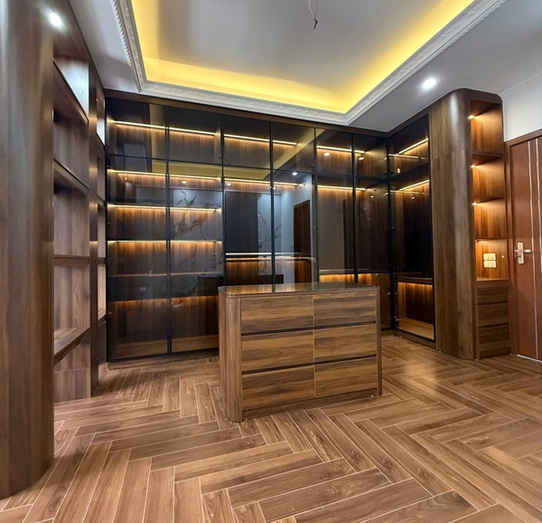 Bán nhà mặt phố khu Sài Đồng, 7 tầng, DT 80m2, MT 4.35m, 3PN, tiện kinh doanh, 2026