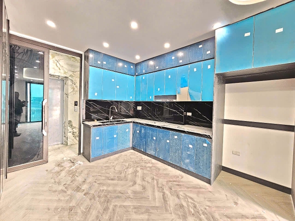 Bán nhà phân lô phố Cổ Linh, Thạch Bàn, 7 tầng, DT 40m2, MT 3.8m, 4PN, tiện kinh doanh