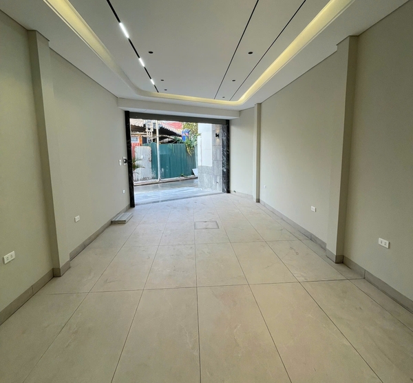 Bán nhà phố Cự Khối, view hồ Cự Khối, 7 tầng, DT 57m2, MT 4m, 4PN, full nội thất, 2026