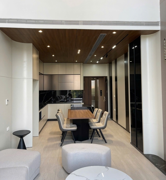 Bán nhà phố Cự Khối, view hồ Cự Khối, 7 tầng, DT 57m2, MT 4m, 4PN, full nội thất, 2026