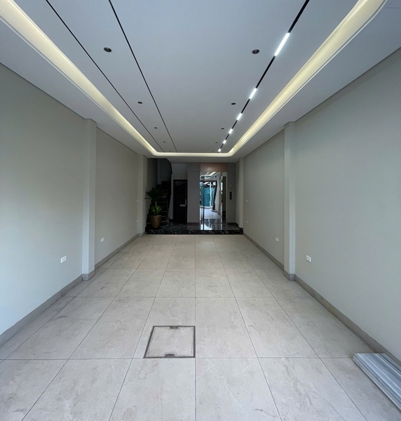 Bán nhà phố Cự Khối, view hồ Cự Khối, 7 tầng, DT 57m2, MT 4m, 4PN, full nội thất, 2026