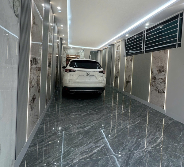 Bán nhà phân lô Cổ Linh, Thạch Bàn, 7 tầng, DT 40m2, MT 3.8m, tiện kinh doanh, 2026