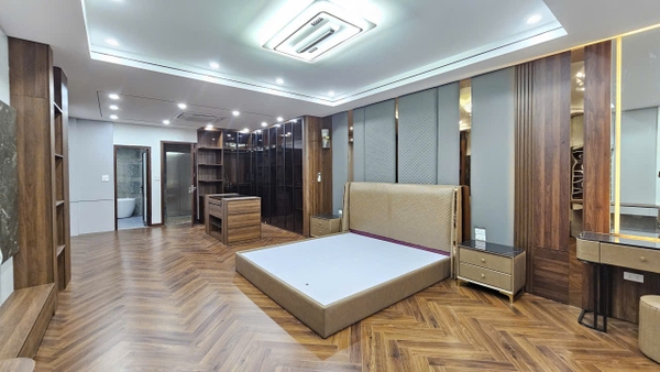 Bán nhà Ngõ 206 Cổ Linh, gần Aeon Mall, 7 tầng, DT 80m2, MT 5m, 4PN, Full nội thất