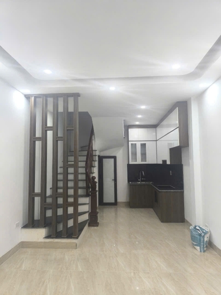 Bán nhà Ngõ 206 Cổ Linh, gần Aeon Mall, nhà 5 tầng, DT 33m2, MT 3.5m, 3PN, 2024