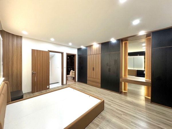 Bán nhà Phúc Lợi, gần Trường Lê Quý Đôn, 5 tầng, DT 40m2, MT 3.8m, lô góc, 3PN, 2026