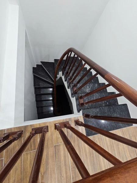 Bán nhà Ngõ 204 phố Cổ Linh, 7 tầng, DT 45m2, MT 4m, 3PN, full nội thất, tiện kinh doanh