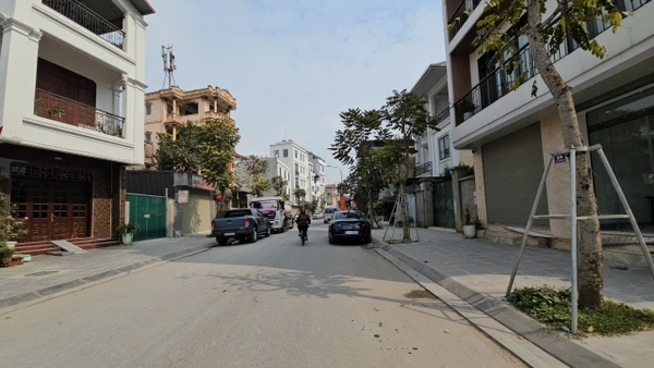 Bán đất mặt ngõ 201 Phúc Lợi, DT 45m2, MT 3.7m, đường 11m, tiện kinh doanh, ĐÃ BÁN