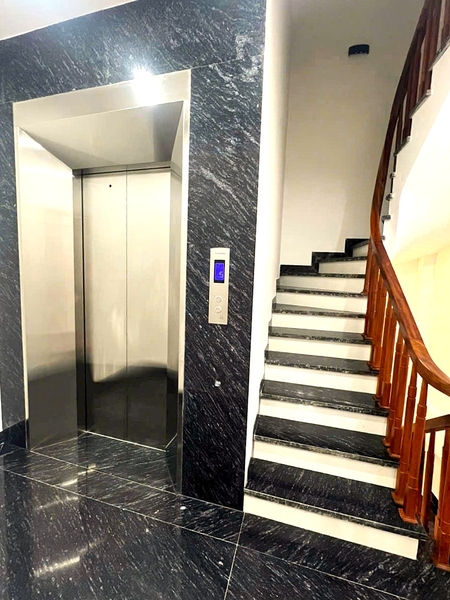 Bán nhà Ngõ 344 Ngọc Thụy, gần Trường Việt Pháp, 8 tầng, DT 51m2, MT 6m, thang máy, gara