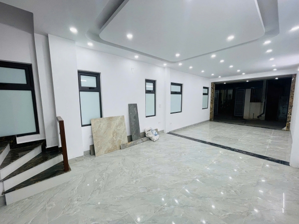 Bán nhà phố Xuân Đỗ, Cự Khối, 6 tầng, DT 53m2, MT 4m, 4PN, có thang máy, gara ô tô