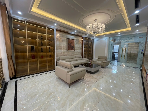 Bán nhà phân lô chân cầu Vĩnh Tuy, 7 tầng, DT 90m2, MT 5m, 4PN, có thang máy, gara