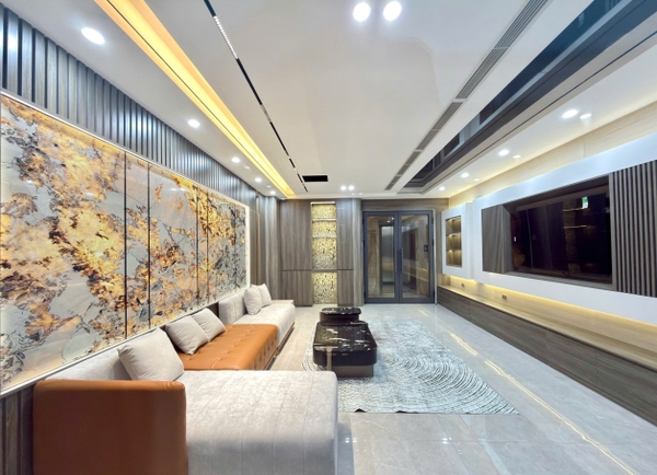 Bán nhà phố Nguyễn Văn Cừ, Gia Thụy, 7 tầng, DT 60m2, MT 4,7m, 4PN, full nội thất