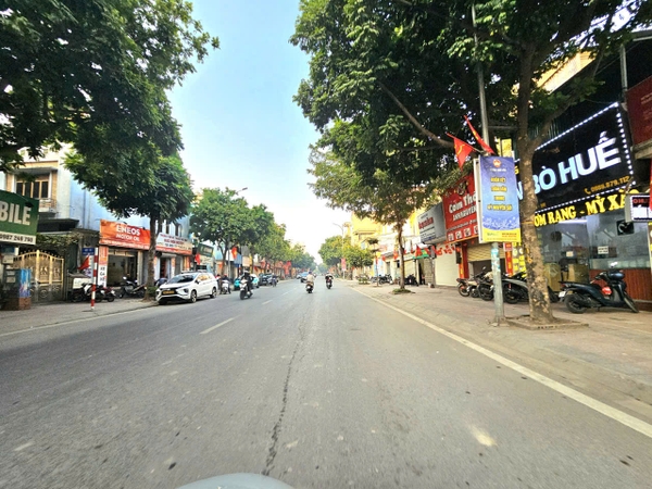 Bán nhà mặt phố Thạch Bàn, 5 tầng, DT 70m2, MT 5.4m, Đông Nam, tiện kinh doanh, VP