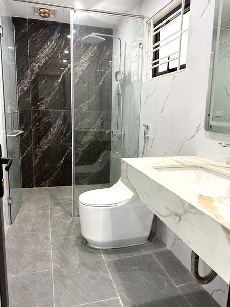 Bán nhà Ngõ 63 phố Cổ Linh, Thạch Bàn, 6 tầng, DT 40m2, MT 4.7m, có thang máy, gara ô tô