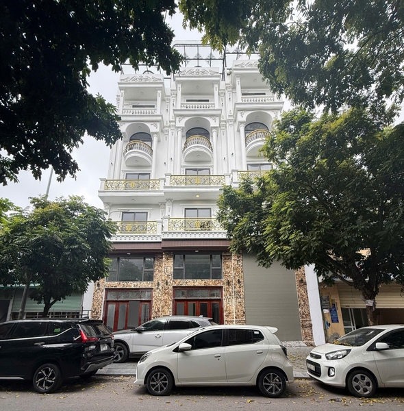 Bán nhà mặt phố khu Sài Đồng, 7 tầng, DT 80m2, MT 4.35m, 3PN, tiện kinh doanh, 2026