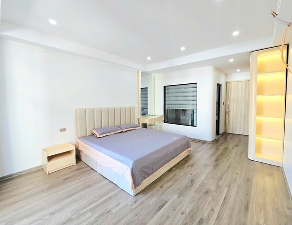 Bán nhà phố Nguyễn Thời Trung, Thạch Bàn, 6 tầng, DT 45m2, MT 4.2m, 3PN, 2026