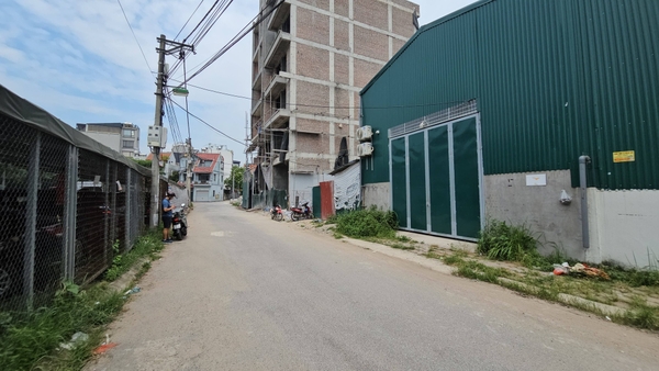 Bán đất đấu giá Thạch Bàn, gần hồ Cự Khối, 90m2, MT 5.5m, đường 8m, SĐCC, 2026