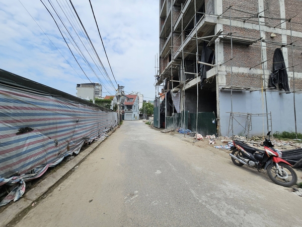 Bán đất đấu giá Thạch Bàn, gần hồ Cự Khối, 90m2, MT 5.5m, đường 8m, SĐCC, 2026
