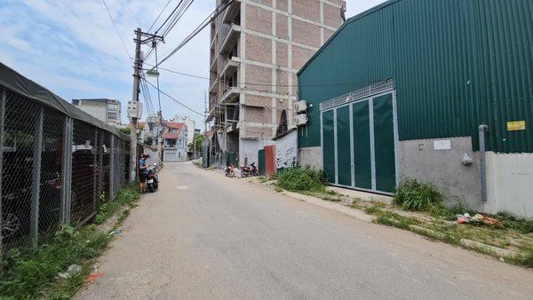 Bán đất đấu giá Thạch Bàn, gần hồ Cự Khối, 90m2, MT 5.5m, đường 8m, SĐCC, 2026