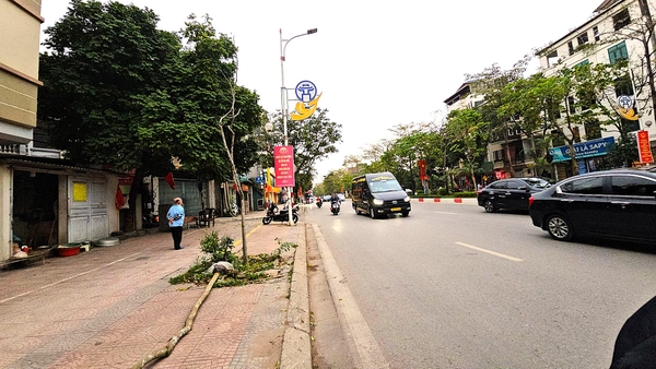 Bán đất mặt phố Cổ Linh, Thạch Bàn, DT 73m2, MT 7m, tiện kinh doanh, buôn bán, 32.5 tỷ