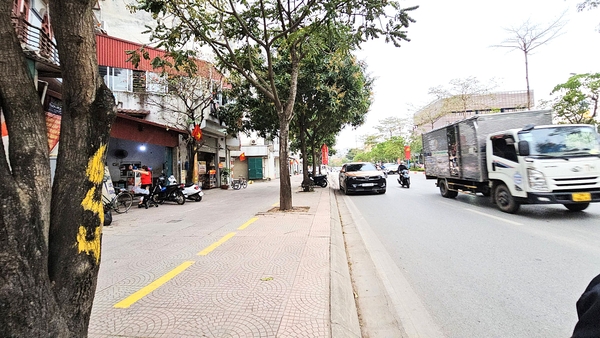 Bán đất mặt phố Cổ Linh, Thạch Bàn, DT 73m2, MT 7m, tiện kinh doanh, buôn bán, 32.5 tỷ