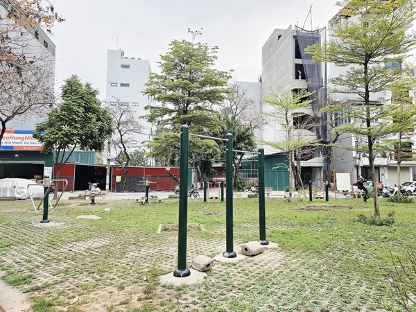 Bán đất phân lô phố Cổ Linh, Thạch Bàn, DT 40m2, MT 3.6m, đường 11m, tiện kinh doanh