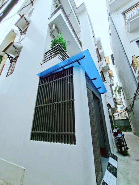 Bán nhà gần Tiểu học Gia Thụy, Bồ Đề, 4 tầng, DT 60m2, MT 8m, 4PN, có thang máy