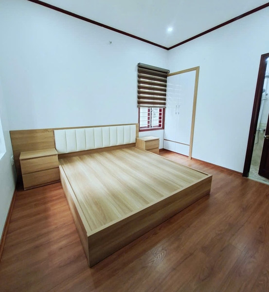 Bán nhà gần Tiểu học Gia Thụy, Bồ Đề, 4 tầng, DT 60m2, MT 8m, 4PN, có thang máy