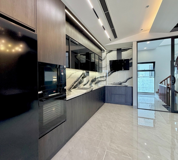 Bán nhà liền kề Him Lam Thượng Thanh, 6 tầng, DT 72.5m2, MT 5m, thang máy, gara