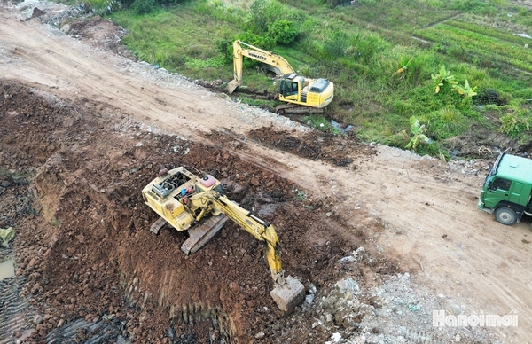 Bán nhà mặt hồ Cự Khối mới, 7 tầng, DT 58m2, MT 4.2m, có thang máy, tiện kinh doanh