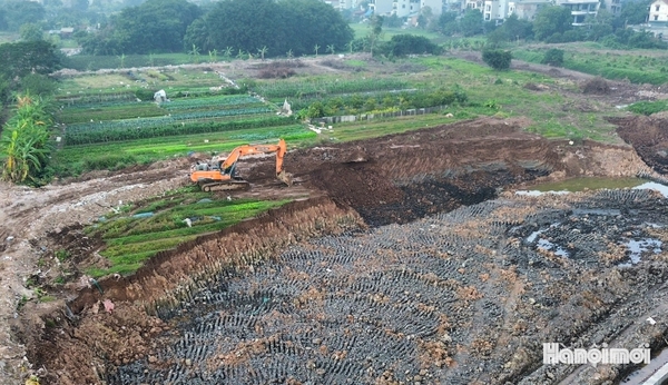 Bán nhà mặt hồ Cự Khối mới, 7 tầng, DT 58m2, MT 4.2m, có thang máy, tiện kinh doanh