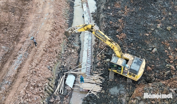 Bán nhà mặt hồ Cự Khối mới, 7 tầng, DT 58m2, MT 4.2m, có thang máy, tiện kinh doanh