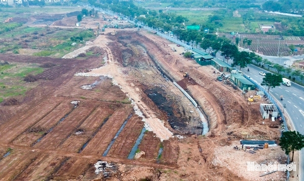 Bán nhà mặt hồ Cự Khối mới, 7 tầng, DT 58m2, MT 4.2m, có thang máy, tiện kinh doanh