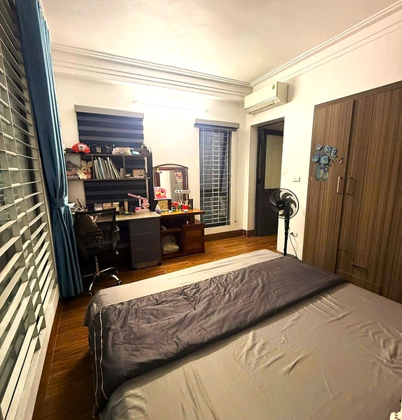 Bán nhà mặt ngõ 318 Ngọc Trì, Thạch Bàn, 3 tầng, DT 50m2, MT 4.6m, tiện kinh doanh, 2026