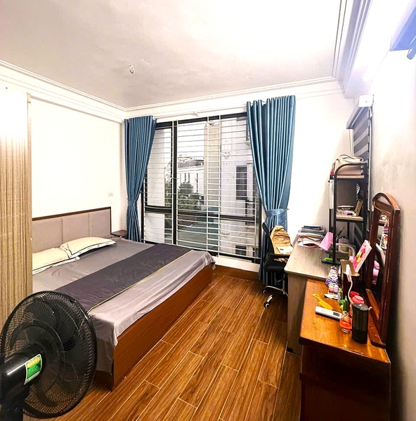 Bán nhà mặt ngõ 318 Ngọc Trì, Thạch Bàn, 3 tầng, DT 50m2, MT 4.6m, tiện kinh doanh, 2026