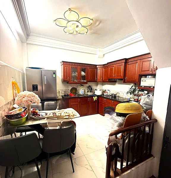 Bán nhà mặt ngõ 318 Ngọc Trì, Thạch Bàn, 3 tầng, DT 50m2, MT 4.6m, tiện kinh doanh, 2026