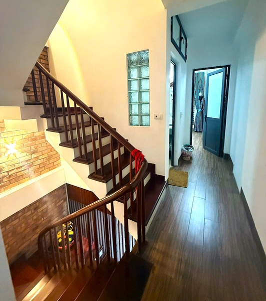 Bán nhà mặt ngõ 318 Ngọc Trì, Thạch Bàn, 3 tầng, DT 50m2, MT 4.6m, tiện kinh doanh, 2026