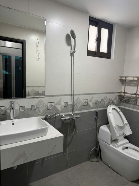 Bán nhà mặt ngõ phố Hoa Động, Cự Khối, 5 tầng, DT 90m2, MT 5m, có thang máy, gara ô tô