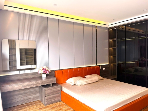 Bán nhà mặt ngõ phố Hoa Động, Cự Khối, 5 tầng, DT 90m2, MT 5m, có thang máy, gara ô tô