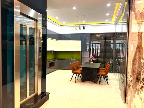 Bán nhà mặt ngõ phố Hoa Động, Cự Khối, 5 tầng, DT 90m2, MT 5m, có thang máy, gara ô tô