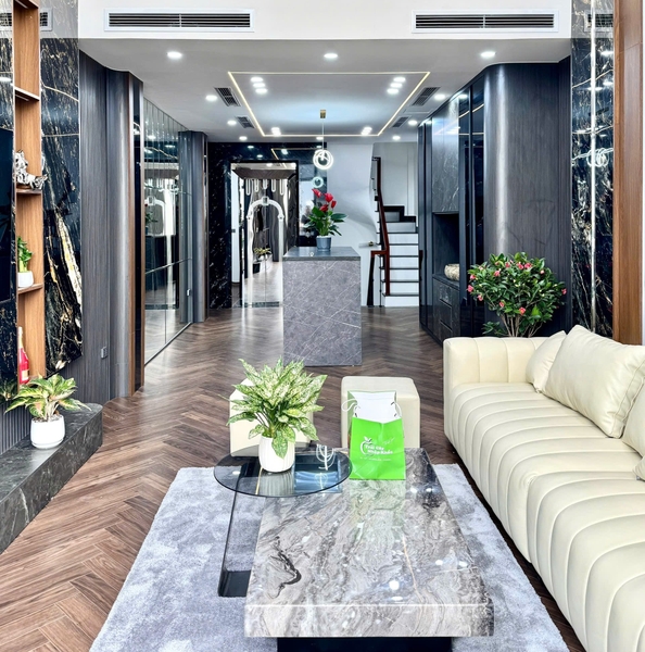Bán nhà mặt ngõ phố Trạm, gần cầu Vĩnh Tuy, 7 tầng, DT 54m2, MT 4m, tiện kinh doanh